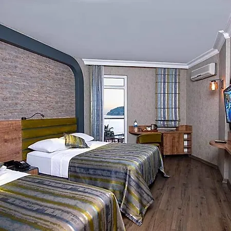 Monart Hotel 4*