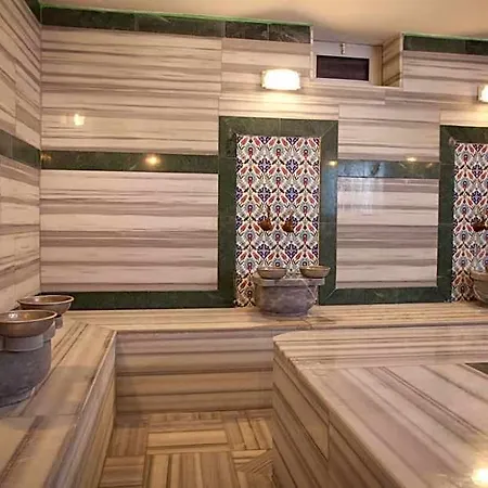 Hotel Monart 4*